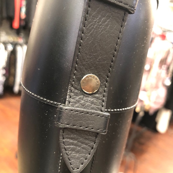 Burberry rain boots - Picture 4 of 7